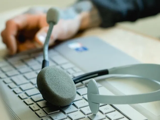 headset on computer